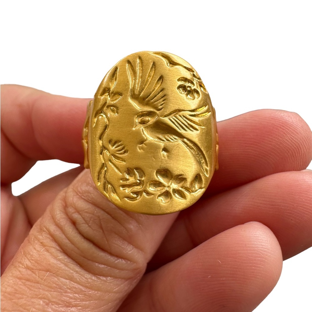 Gold Engraved Bird Design Ring